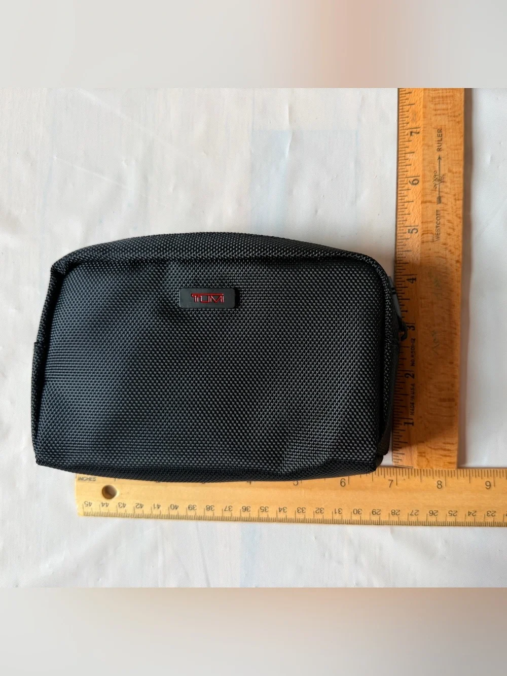 TUMI Toiletry Bag pouch with Socks eye Mask Delta Air Lines Amenity Kit nWOT